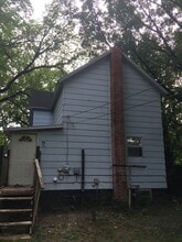430 W 5th St in Newton, KS - Building Photo - Building Photo