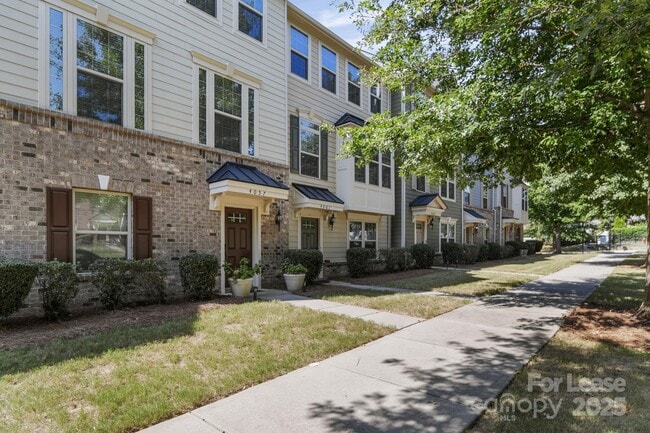 4061 Zilker Park Dr in Charlotte, NC - Building Photo - Building Photo