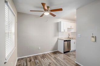 TANGLEWOOD APARTMENTS in Petersburg, VA - Foto de edificio - Interior Photo