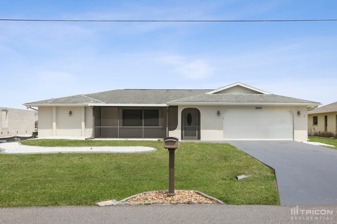 26352 Barbinos Dr in Punta Gorda, FL - Building Photo