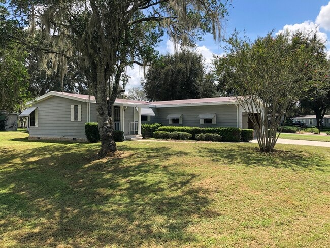 property at 4728 Belle Grv