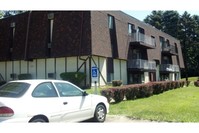 Pinegrove Apartments in Elyria, OH - Foto de edificio - Building Photo