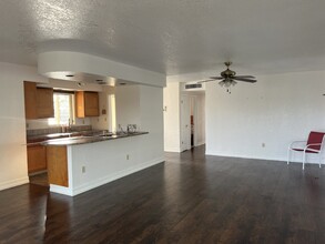 4126 Gardner Dr in Port Charlotte, FL - Foto de edificio - Building Photo