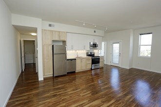 201Lofts in Englewood, CO - Building Photo - Interior Photo