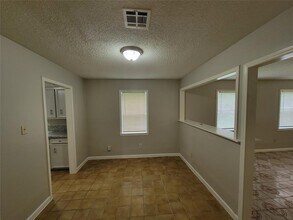 2205 Velma St in La Marque, TX - Building Photo - Building Photo