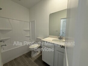 8198 Horsebit Cir in Jacksonville, FL - Building Photo - Building Photo