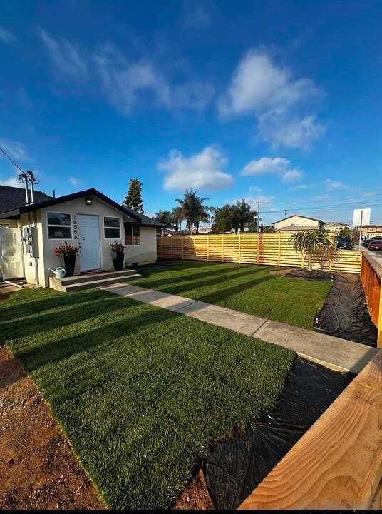 1656 Evergreen Ave in San Diego, CA - Building Photo