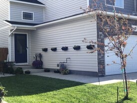 507 Foxtail Pl in Wiggins, CO - Building Photo