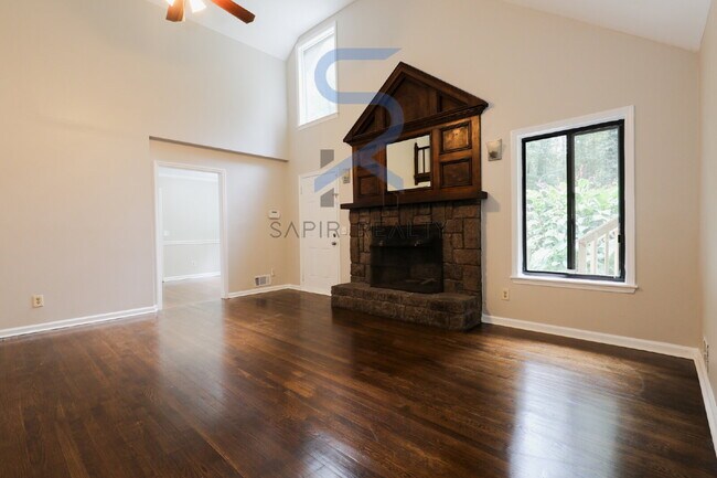 3000 Collier Dr NW in Atlanta, GA - Building Photo - Building Photo