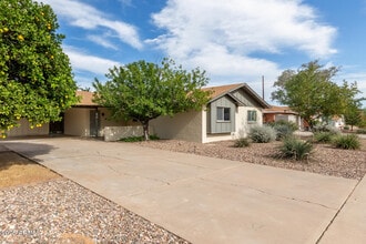 8730 E Terrace Dr in Scottsdale, AZ - Building Photo - Building Photo