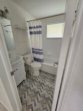 5023 Overlook Dr in New Port Richey, FL - Foto de edificio - Building Photo