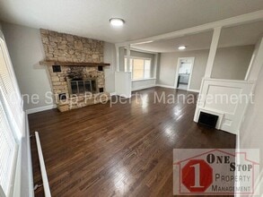 400 E Gudgell Ave in Independence, MO - Building Photo - Building Photo