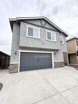 552 Granada Court in Merced, CA - Building Photo