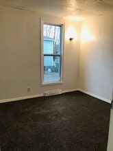 616 W Wolf Ave in Elkhart, IN - Building Photo - Building Photo