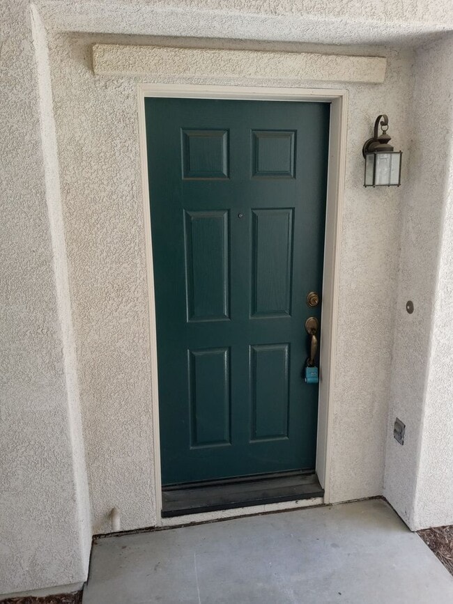 36324 Grazia Way in Winchester, CA - Building Photo - Building Photo