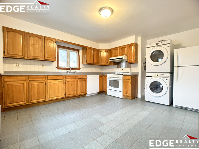 48 Vineland St, Unit 3