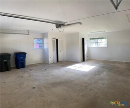 1250 E Common St in New Braunfels, TX - Building Photo - Building Photo