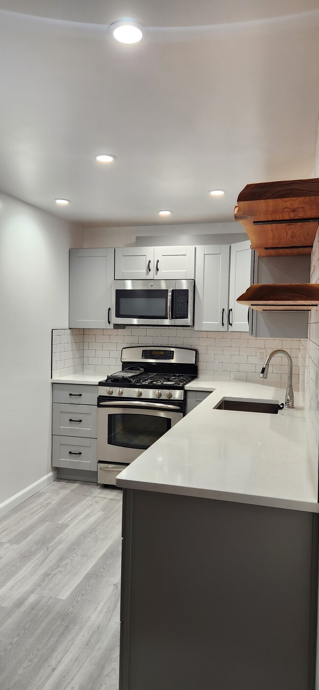 1029 Underhill Ave, Unit 1 Walk - In in Bronx, NY - Building Photo - Building Photo