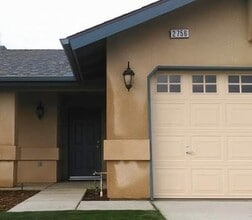 2756 Chardonnay Ln in Wasco, CA - Foto de edificio - Building Photo