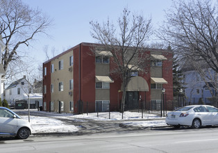 2217 Portland Ave S in Minneapolis, MN - Building Photo - Building Photo