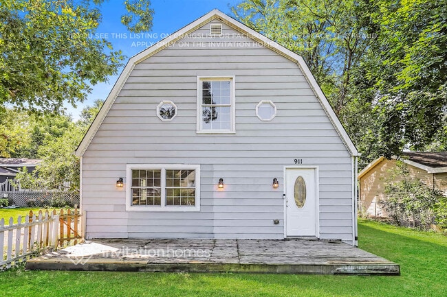 property at 911 Paul St W