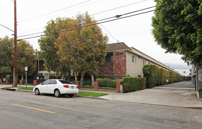 1616-1618 Grismer Ave in Burbank, CA - Foto de edificio - Building Photo