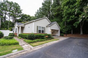 405 Harmony Ct in Alpharetta, GA - Building Photo