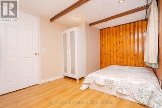 20 Bridgenorth Crescent in Toronto, ON - Building Photo - Building Photo