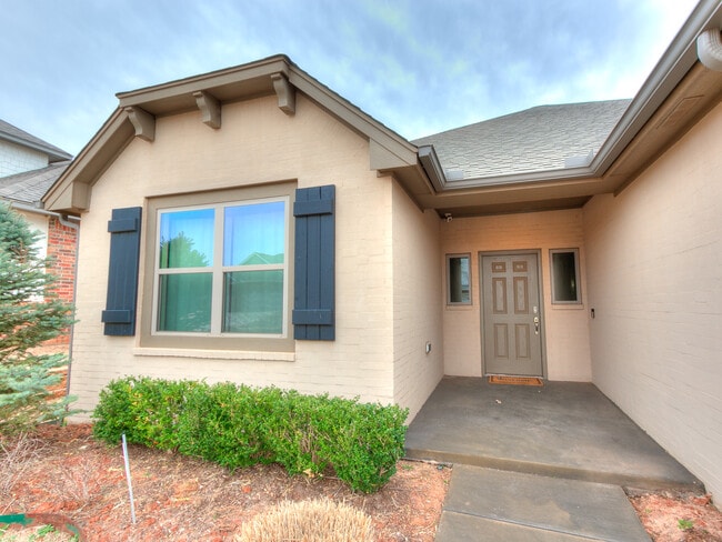 7208 NW 156th St in Edmond, OK - Foto de edificio - Building Photo