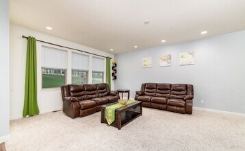 118 W Whispering Pines Way in Verona, WI - Building Photo - Building Photo