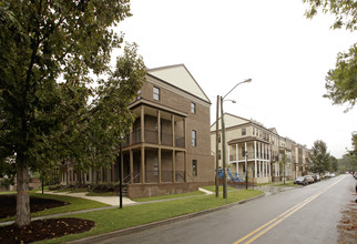 The Betty Townhomes (Per Bed Lease) in Savannah, GA - Building Photo - Building Photo