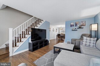 273 Westbrook Dr in Clifton Heights, PA - Building Photo - Building Photo