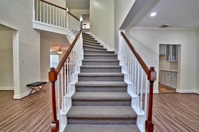 15810 Hollow Rock Dr