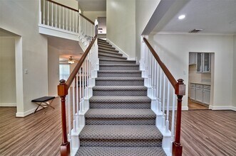 15810 Hollow Rock Dr in Houston, TX - Foto de edificio - Building Photo