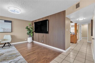 7604 Charles Conrad Cir in Las Vegas, NV - Building Photo - Building Photo