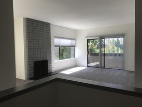 6671 Reservoir Ln in San Diego, CA - Building Photo - Building Photo