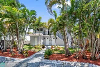 45 NE 24th St in Wilton Manors, FL - Building Photo - Building Photo