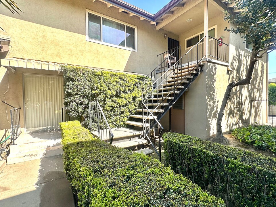 1535 Termino Ave in Long Beach, CA - Foto de edificio