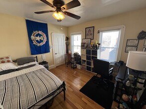 7 Jay St, Unit 2 in Somerville, MA - Foto de edificio - Building Photo