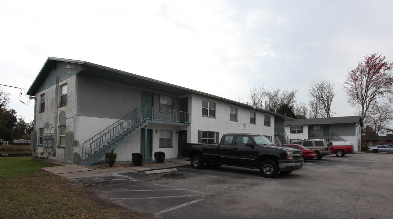 Merrill Oaks Apartments in Jacksonville, FL - Building Photo