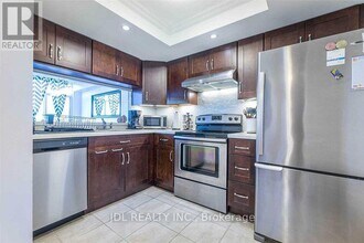 88-488 Alton Towers Cir in Toronto, ON - Building Photo - Building Photo