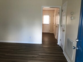 433 Ridgefield Ave in Stephens City, VA - Building Photo - Building Photo