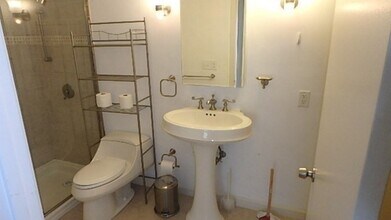 2 Squire Ct in Natick, MA - Building Photo - Building Photo