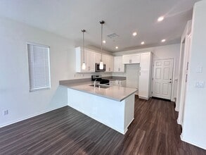 335 S Carson Ct in Rialto, CA - Building Photo - Building Photo