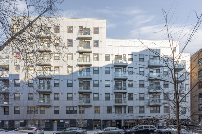 1587 E 19th St in Brooklyn, NY - Foto de edificio - Building Photo