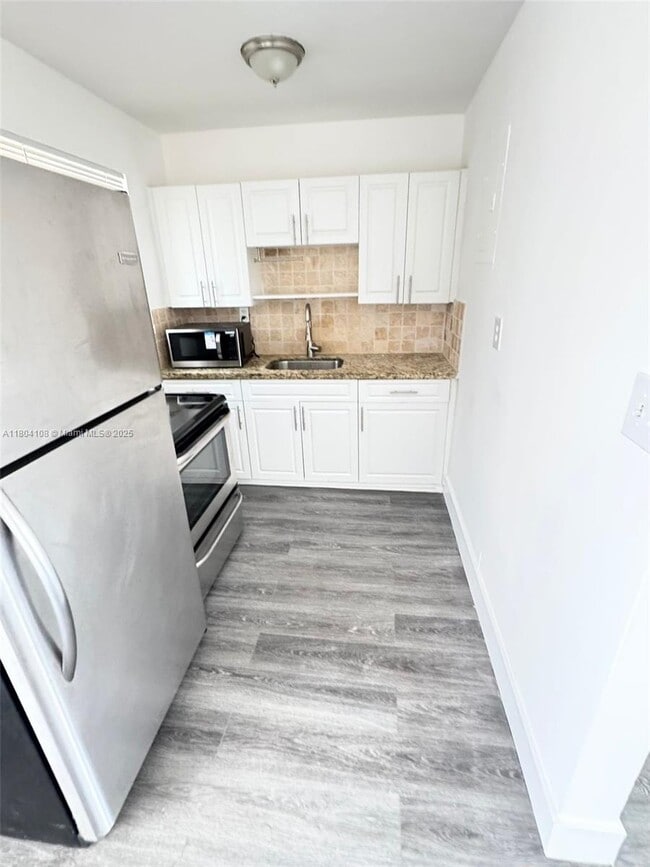 231 SW 15th St