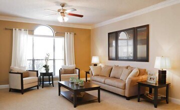 2345 Sage Rd in Houston, TX - Building Photo - Building Photo
