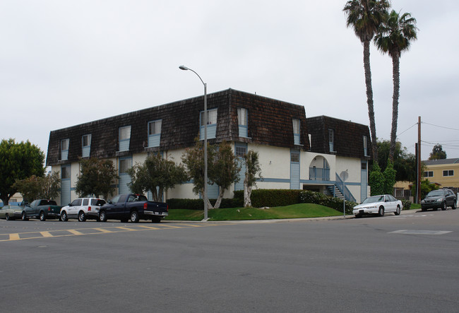 Imperial Villa Apartments in Imperial Beach, CA - Building Photo - Building Photo