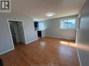 1608 George Ave in Windsor, ON - Building Photo - Building Photo