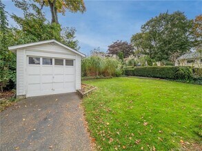 8 Maplewood Terrace in Norwalk, CT - Building Photo - Building Photo